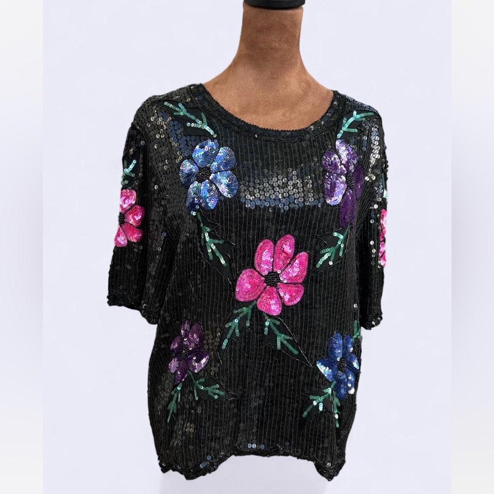 Royal Feelings black sequin floral short sleeve top